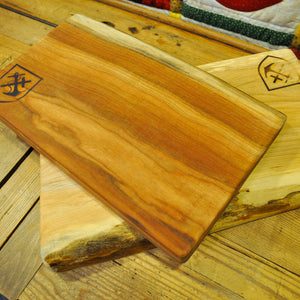 WOODEN CHARCUTERIE BOARD